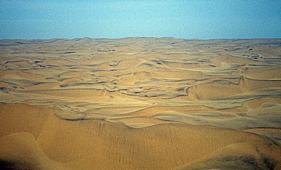 Flug über die Namib: Dünenlandschaft - Namib
