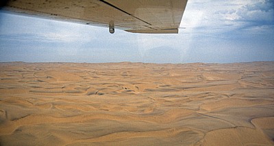 Flug über die Namib: Dünenlandschaft - Namib