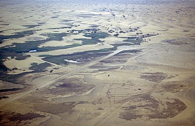Flug über die Namib: Dünenlandschaft bei Walvis Bay - Namib