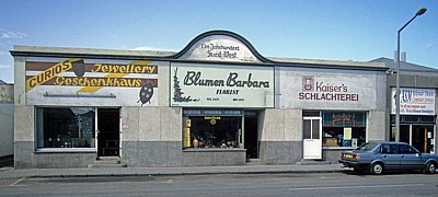 Sam Nujoma-Avenue (Kaiser Wilhelm-Straße): Deutsche Geschäfte - Swakopmund