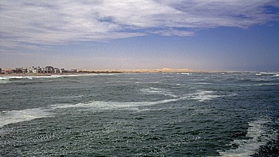 Blick von der Jetty (Eisenbrücke): Atlantischer Ozean - Swakopmund