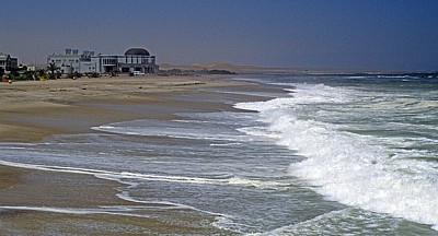 Blick von der Jetty (Eisenbrücke): National Marine Aquarium of Namibia - Swakopmund