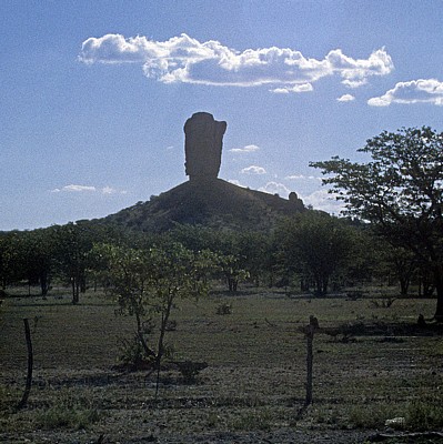 Ugab-Tal: Fingerklippe (Rock Finger) - Erongo