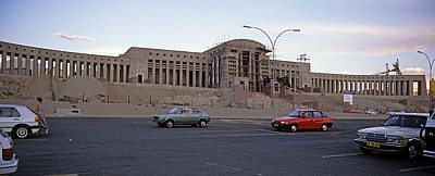 Independence Avenue: Supreme Court of Namibia (im Bau) - Windhoek
