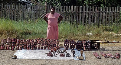 Verkäuferin mit Masken (Informeller Sektor) - Mpumalanga