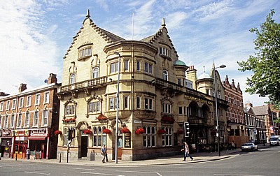 Hope Street: Philharmonic Dining Rooms - Liverpool
