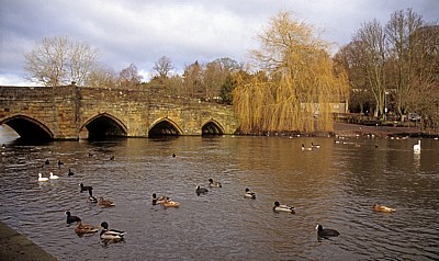 River Wye Park: Brücke (13. Jh.) über den River Wye - Bakewell