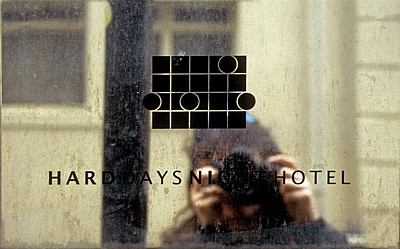 Hard Days Night Hotel: Schild - Liverpool