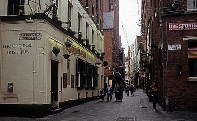 Rainford Square: Blick in die Mathew Street - Liverpool