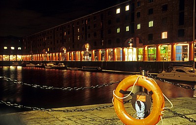 Albert Dock bei Nacht - Liverpool