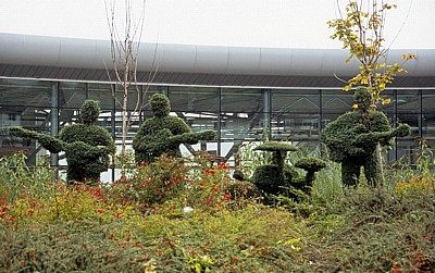 South Parkway Rail Station: The Beatles als in Form geschnittene Hecke - Liverpool