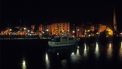 Albert Dock mit Pumphouse bei Nacht - Liverpool