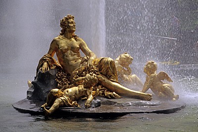 Park Linderhof: Figurengruppe Flora und Putten - Ettal