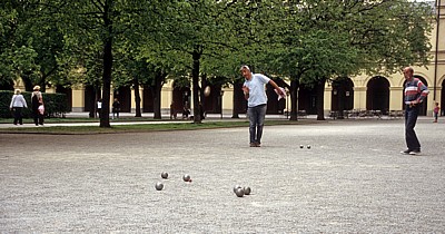 Hofgarten: Boule-Spieler (Pétanque) - München
