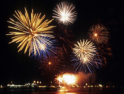 Pier Head: Feuerwerk über dem River Mersey - Liverpool
