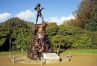 Sefton Park: Peter Pan Statue (Sir George Frampton) - Liverpool