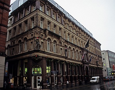 North John Street: Weihnachtsschmuck am Hard Days Night Hotel - Liverpool