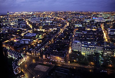 Blick vom Turm der Liverpool Cathedral: City Center zwischen Radio City Tower und Metropolitan Cathedral of Christ the K - Liverpool