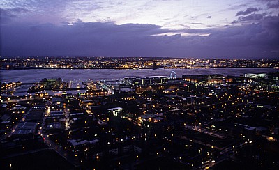 Blick vom Turm der Liverpool Cathedral: Waterfront - Liverpool