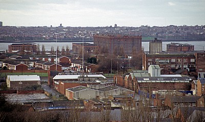 Everton Brow: Blick auf Stanley Dock Tobacco Warehouse - Liverpool