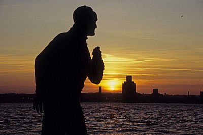 Sonnenuntergang über Birkenhead, Wirral Peninsula (Halbinsel) - Liverpool
