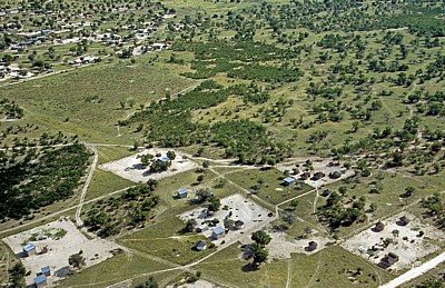 Flug Kwara - Maun: Blick auf Maun - Maun