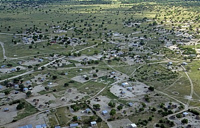 Flug Kwara - Maun: Blick auf Maun - Maun