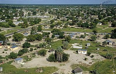 Flug Kwara - Maun: Blick auf Maun - Maun