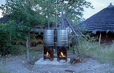 Planet Baobab: Heißwasserzubereitung für die Duschen - Gweta