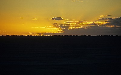 Ntwetwe Pan (Salzpfanne): Sonnenuntergang - Makgadikgadi-Pfannen