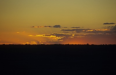 Ntwetwe Pan (Salzpfanne): Sonnenuntergang - Makgadikgadi-Pfannen