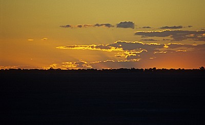 Ntwetwe Pan (Salzpfanne): Sonnenuntergang - Makgadikgadi-Pfannen