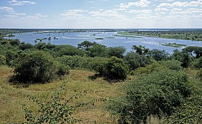Okavango als Grenzfluß zwischen Nambia und Angola - Rundu