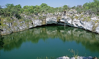 Otjikotosee (Karstsee) - Oshikoto