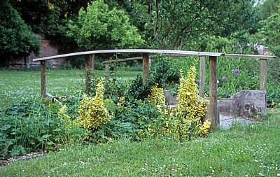 Clare Priory (Priorat): Kleine Holzbrücke - Clare