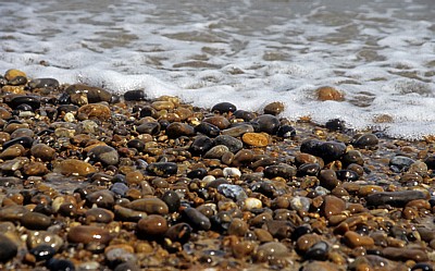 Wasser trifft auf Kieselstrand - Aldeburgh