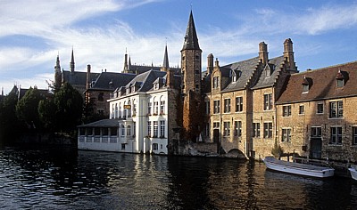 Blick vom Rozenhoedkaai auf die Bauwerke am Dijver - Brügge