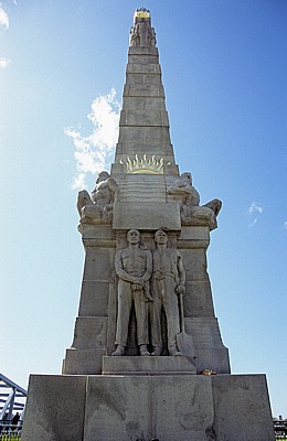 St. Nicholas Place, Pier Head: Memorial to the Engine Room Heroes of the Titanic (Titanic-Denkmal) - Liverpool
