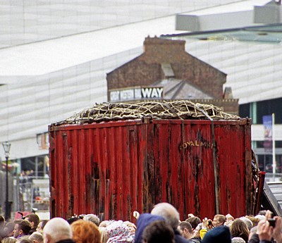 Strand Street: Sea Odyssey - Giant Spectacular (Royal de Luxe): Tresor - Liverpool