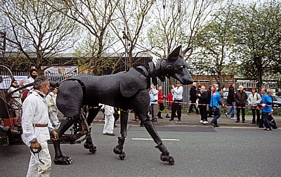 Islington: Sea Odyssey - Giant Spectacular (Royal de Luxe): Hund Xolo - Liverpool