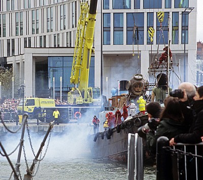 Canning Dock: Sea Odyssey - Giant Spectacular (Royal de Luxe)  - Liverpool