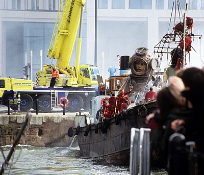 Canning Dock: Sea Odyssey - Giant Spectacular (Royal de Luxe)  - Liverpool