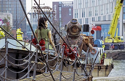Canning Dock: Sea Odyssey - Giant Spectacular (Royal de Luxe)  - Liverpool
