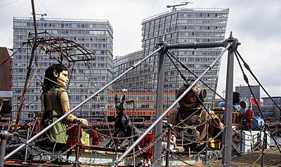 Canning Dock: Sea Odyssey - Giant Spectacular (Royal de Luxe)  - Liverpool