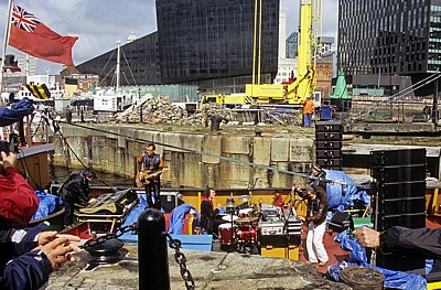 Canning Half Tide Dock: Sea Odyssey - Giant Spectacular (Royal de Luxe)  - Liverpool