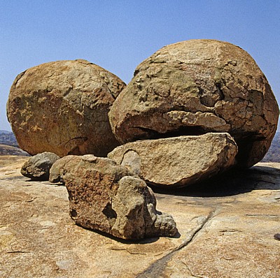 View of the World: Granitkugeln - Matopos National Park