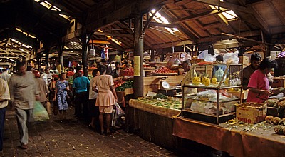 Marché Central (Markt): Obststände - Port Louis