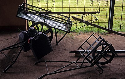 Hatcliffe: Agricultural Engineering Training Centre - Werkstatt (Schmiede): Transporthilfen - Harare