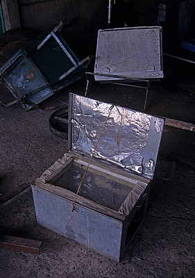 Hatcliffe: Agricultural Engineering Training Centre - Werkstatt: Kochkiste - Harare