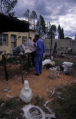 Hatcliffe: Sanitärbedarf (Toiletten aus PVC, Informeller Sektor) - Harare